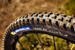 Michelin Wild AM2 Competition Line 29'' MTB Tire Tubeless Ready Foldable Gravity Shield GUM-X E-Bike Ready -SRAM Sales Store 194597960339254401412.23707725
